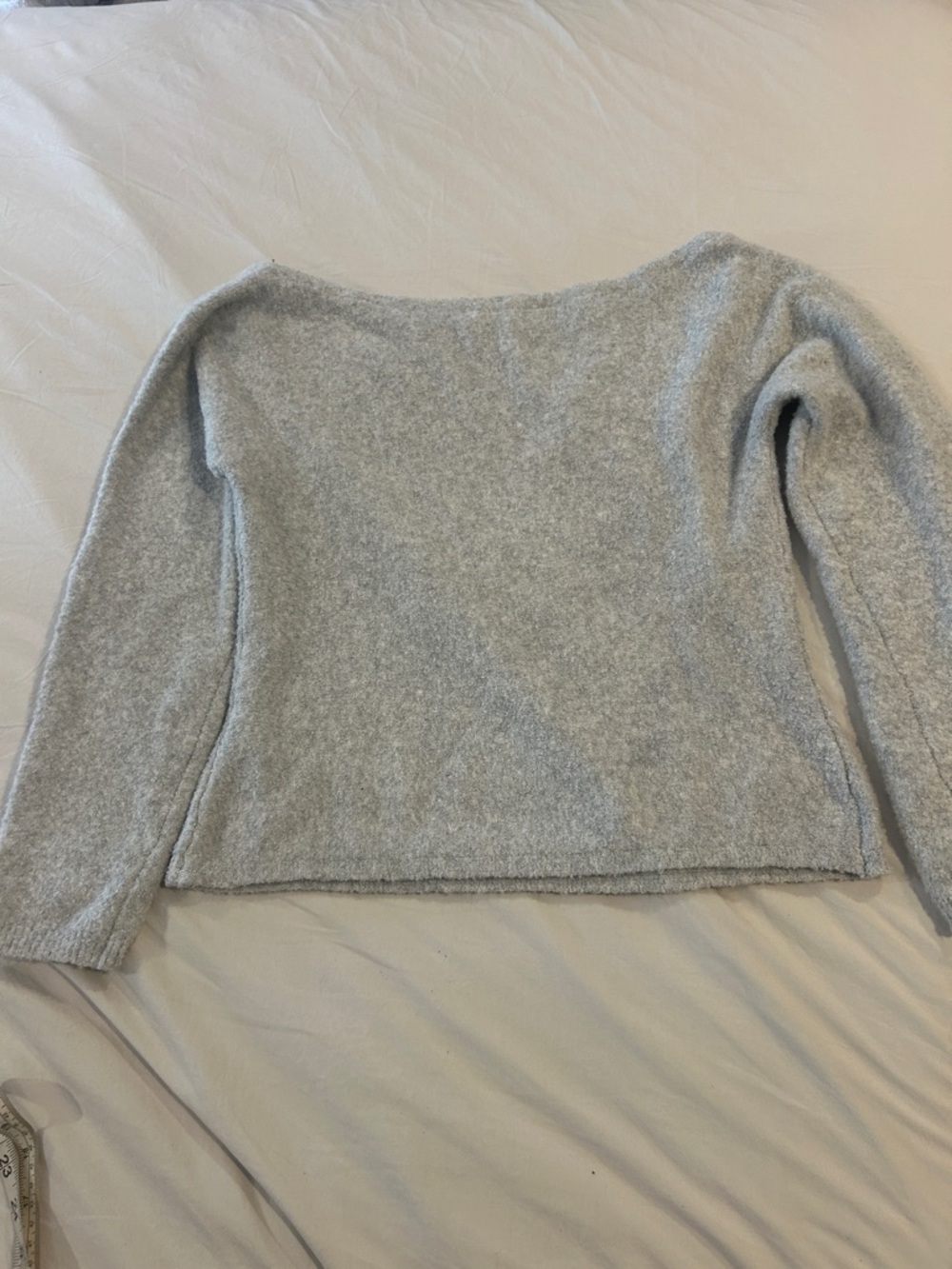 Abercrombie & Fitch Light Gray Off-the-Shoulder Sweater size small - Picture 5 of 5